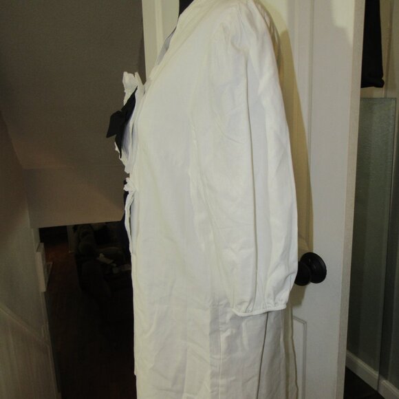 la lavon Dress - Medium - Picture 3 of 4